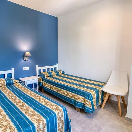 Golondrinas Cala'N Bosch (Menorca)